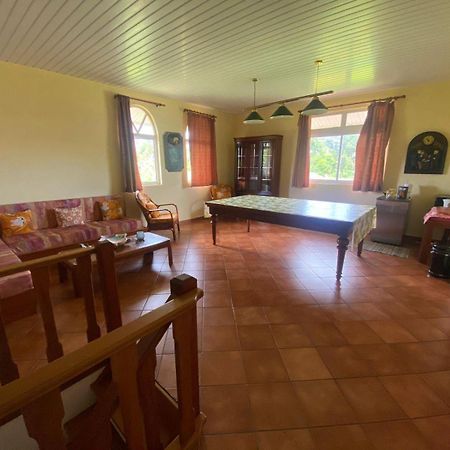 Te Mana Lodge Taravao Luaran gambar