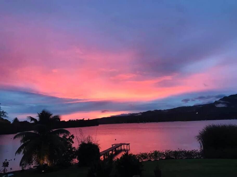 Te Mana Lodge Taravao Luaran gambar