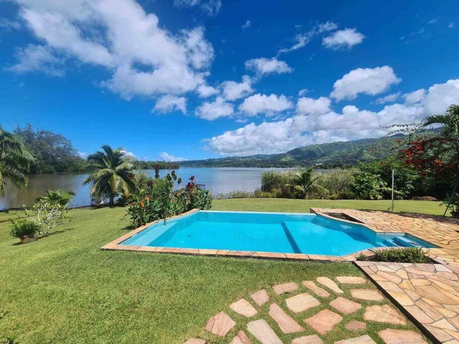 Te Mana Lodge Taravao Luaran gambar