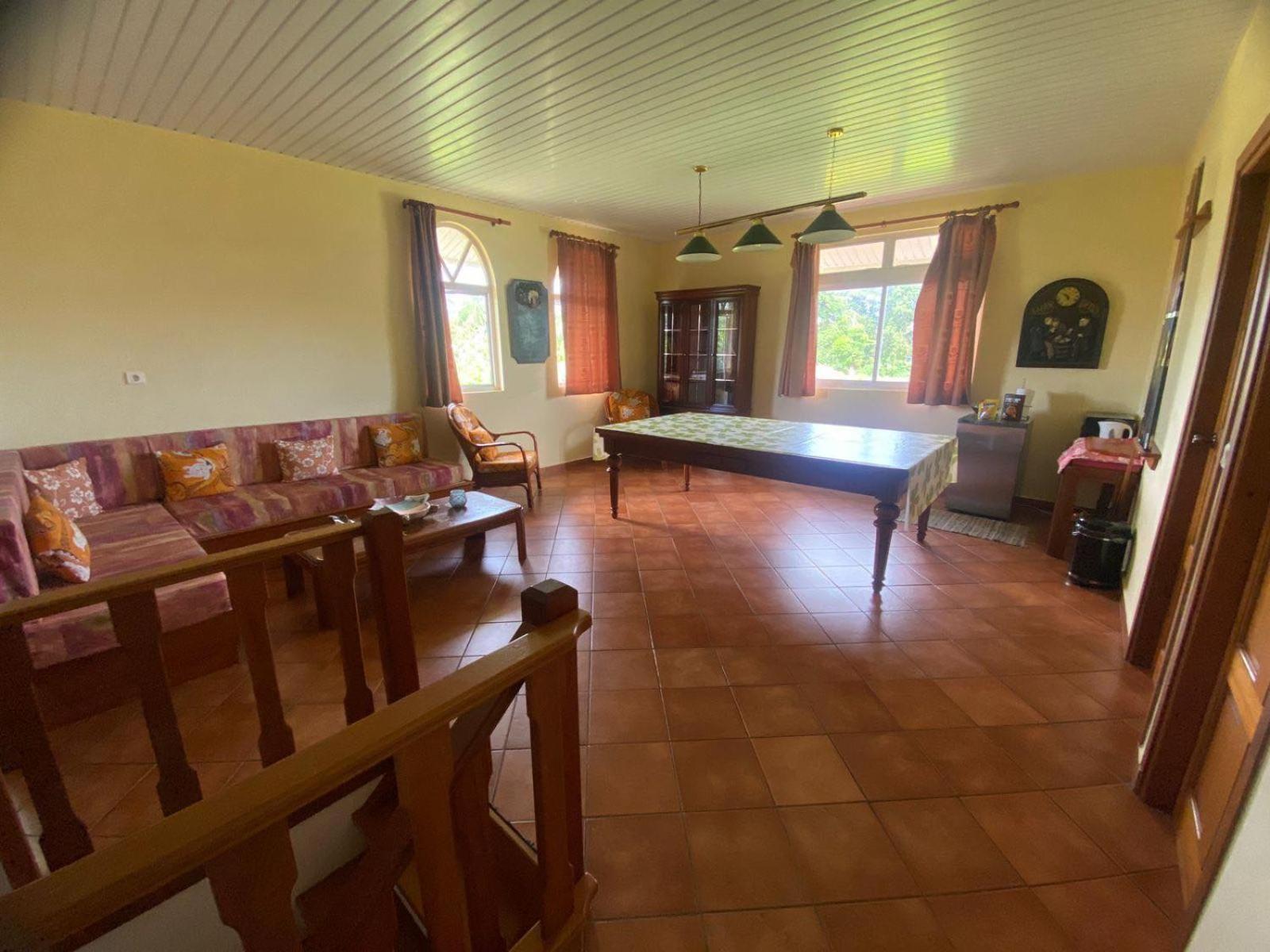 Te Mana Lodge Taravao Luaran gambar